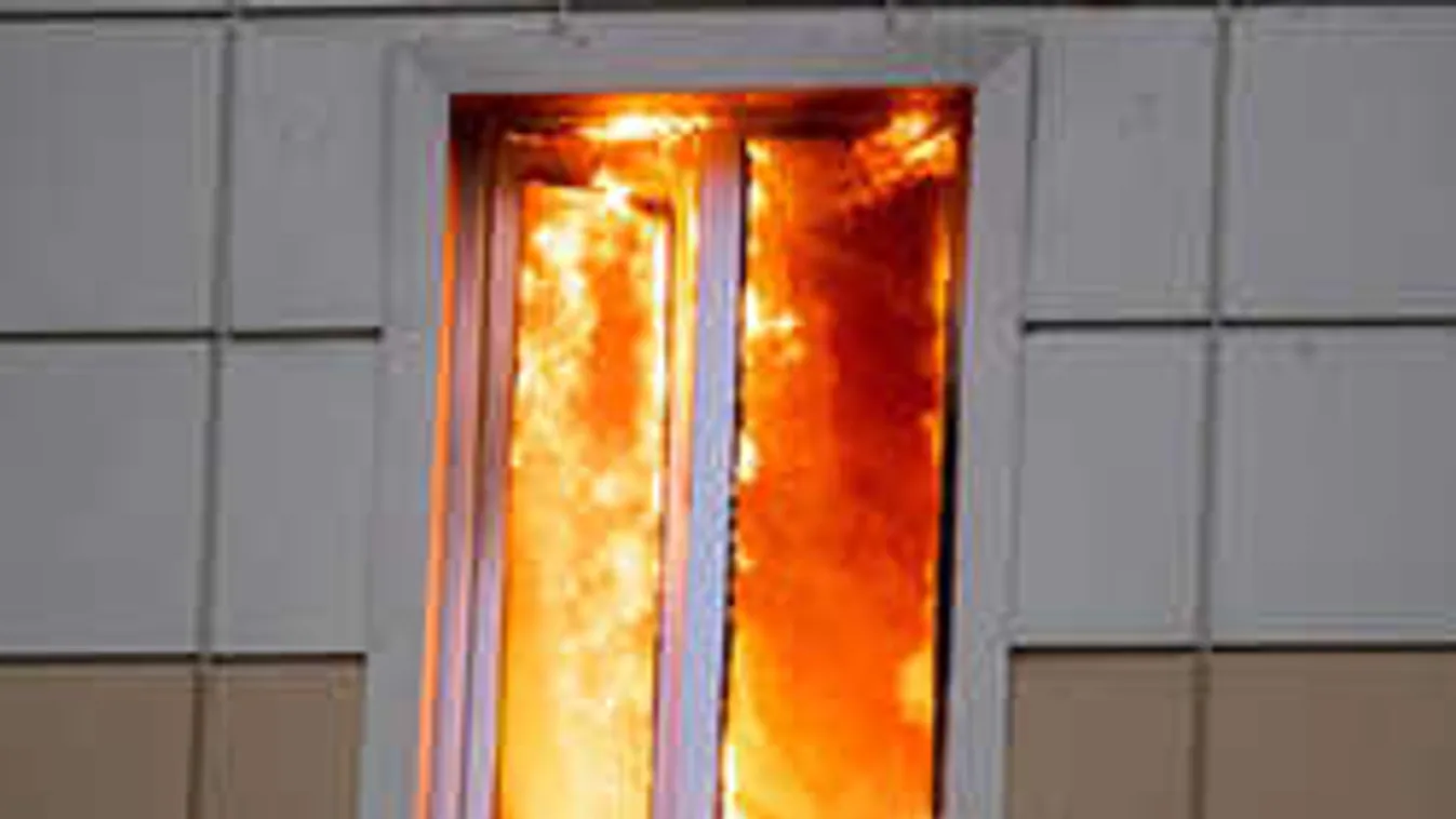 Emberéleteket veszélyeztettek a tüzek, ketten meghaltak