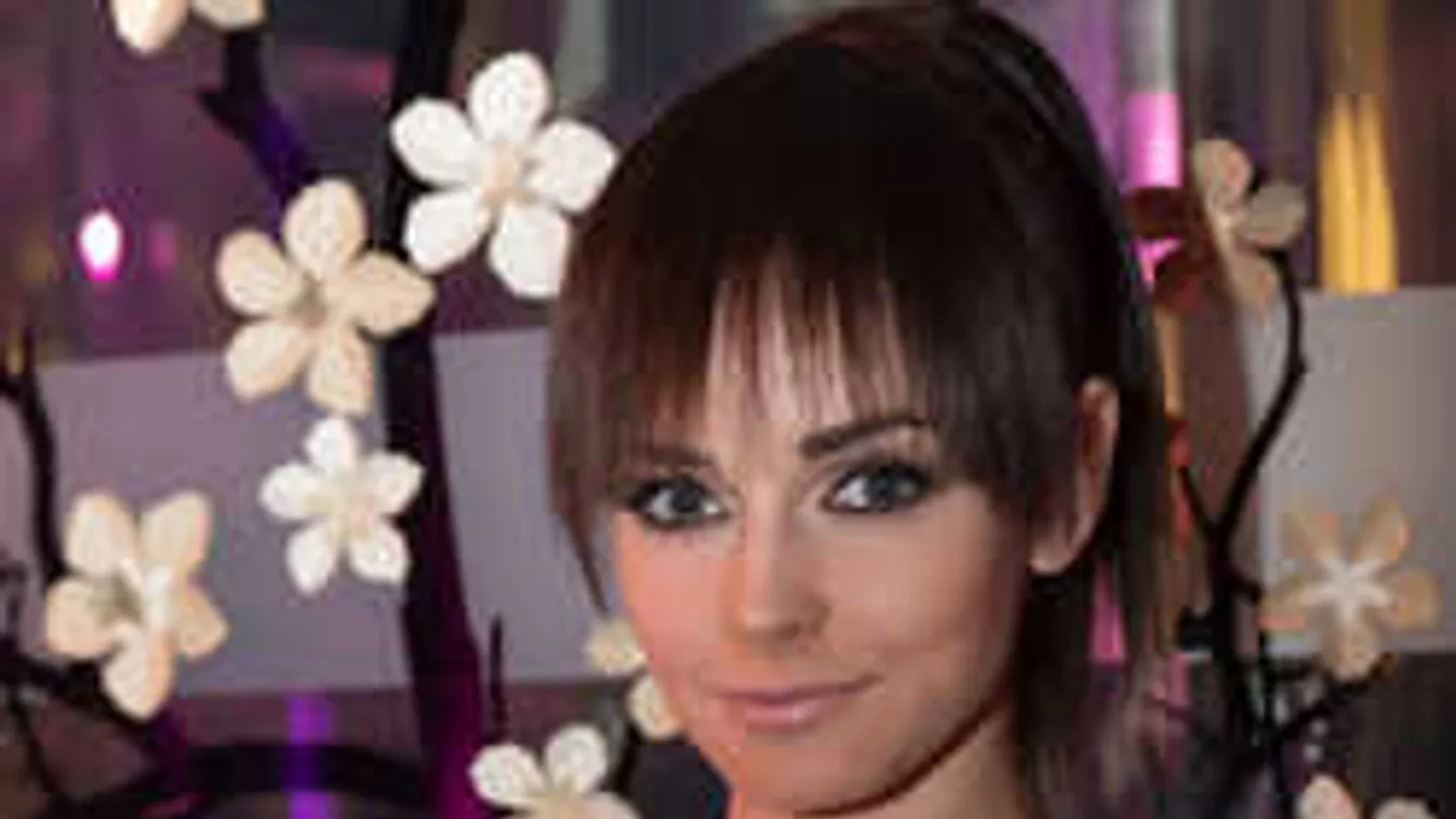 Õk aztán ikertornyok: Nicole Kidman hasonmása lett Dobó Ági