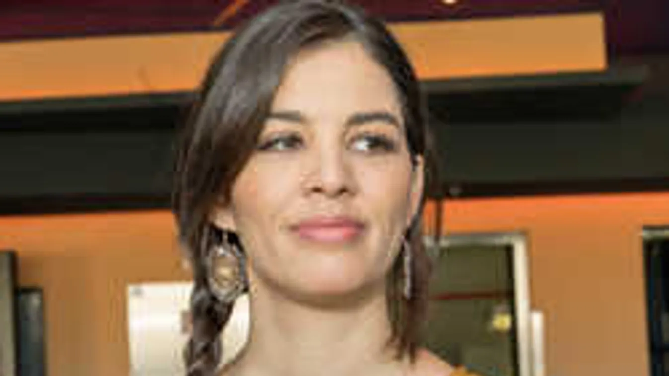 Óriási bajba került a reptéren Ördög Nóra és családja