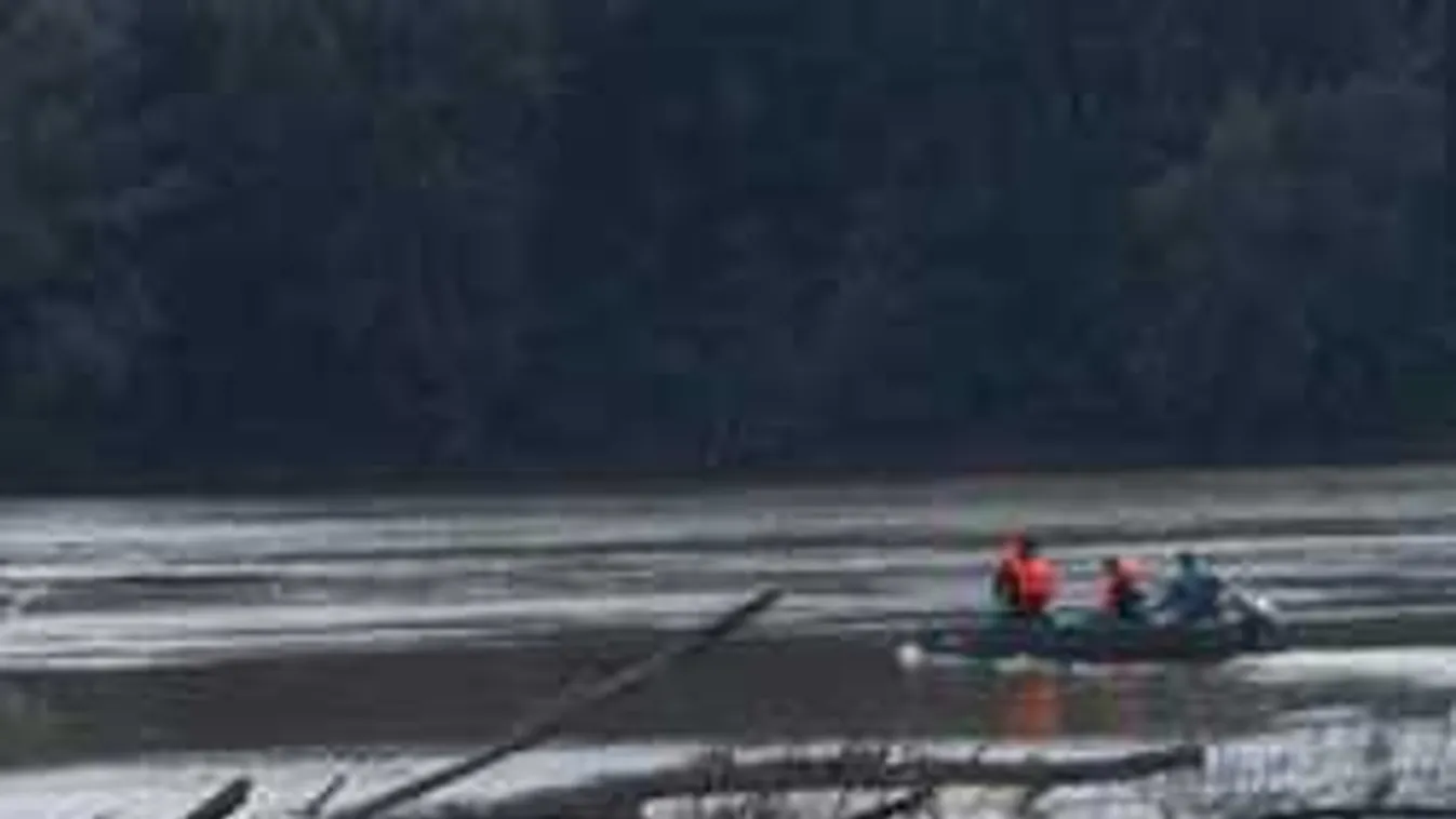 Helyszíni fotók a baranyai drámáról, több gyerek élete forgott kockán