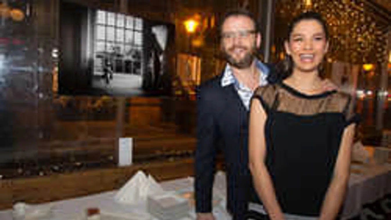 Szívesen cserélnénk vele: nem akármivel lepte meg férje a műsorvezetőt