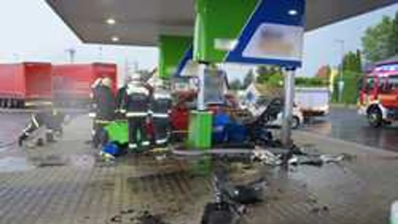 Ilyet még nem láttál, ezt tette egy autós az M7-esen - fotók