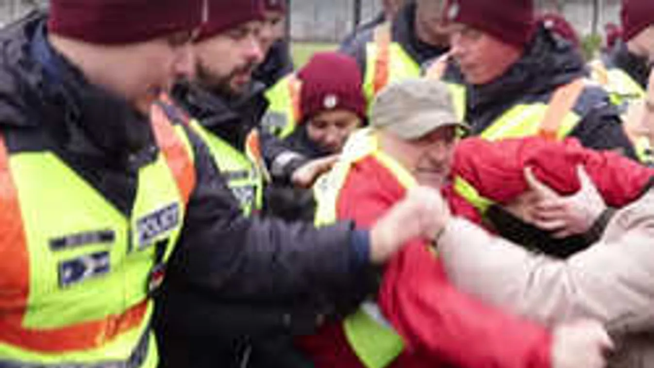 Nem volt elég? Kettőkor lezár egy határátkelőt a Soros-ellenzék