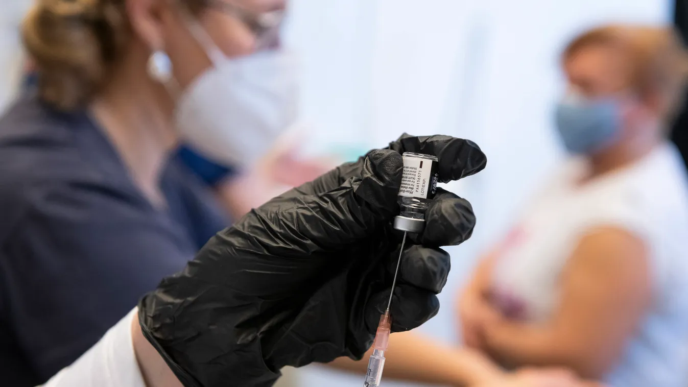 Kiderült, milyen mellékhatásai lehetnek a koronavírus-vakcinának