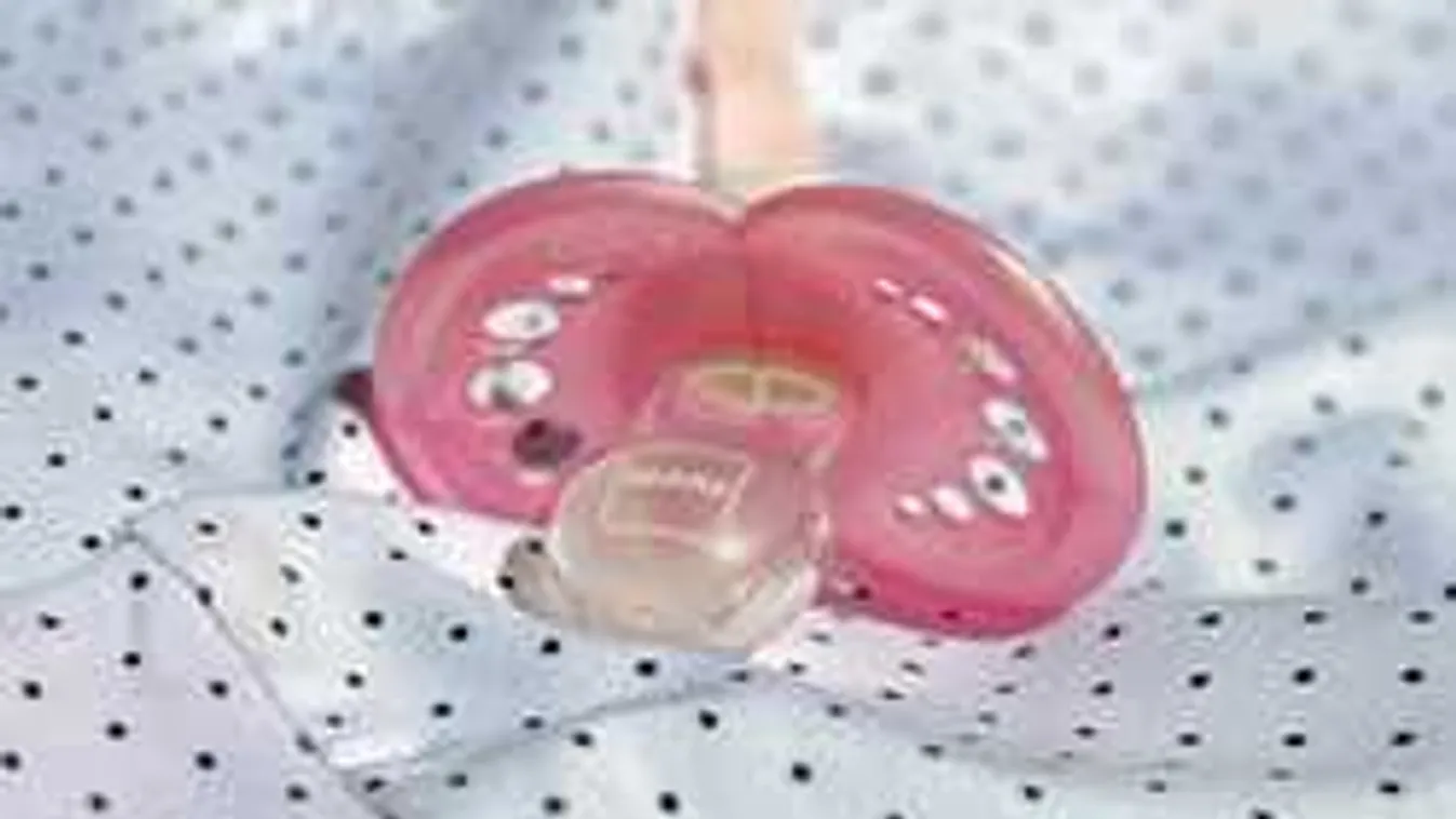 Ennél meghatóbb fotót még nem láttunk: így ölelik egymást a koraszülött ikrek