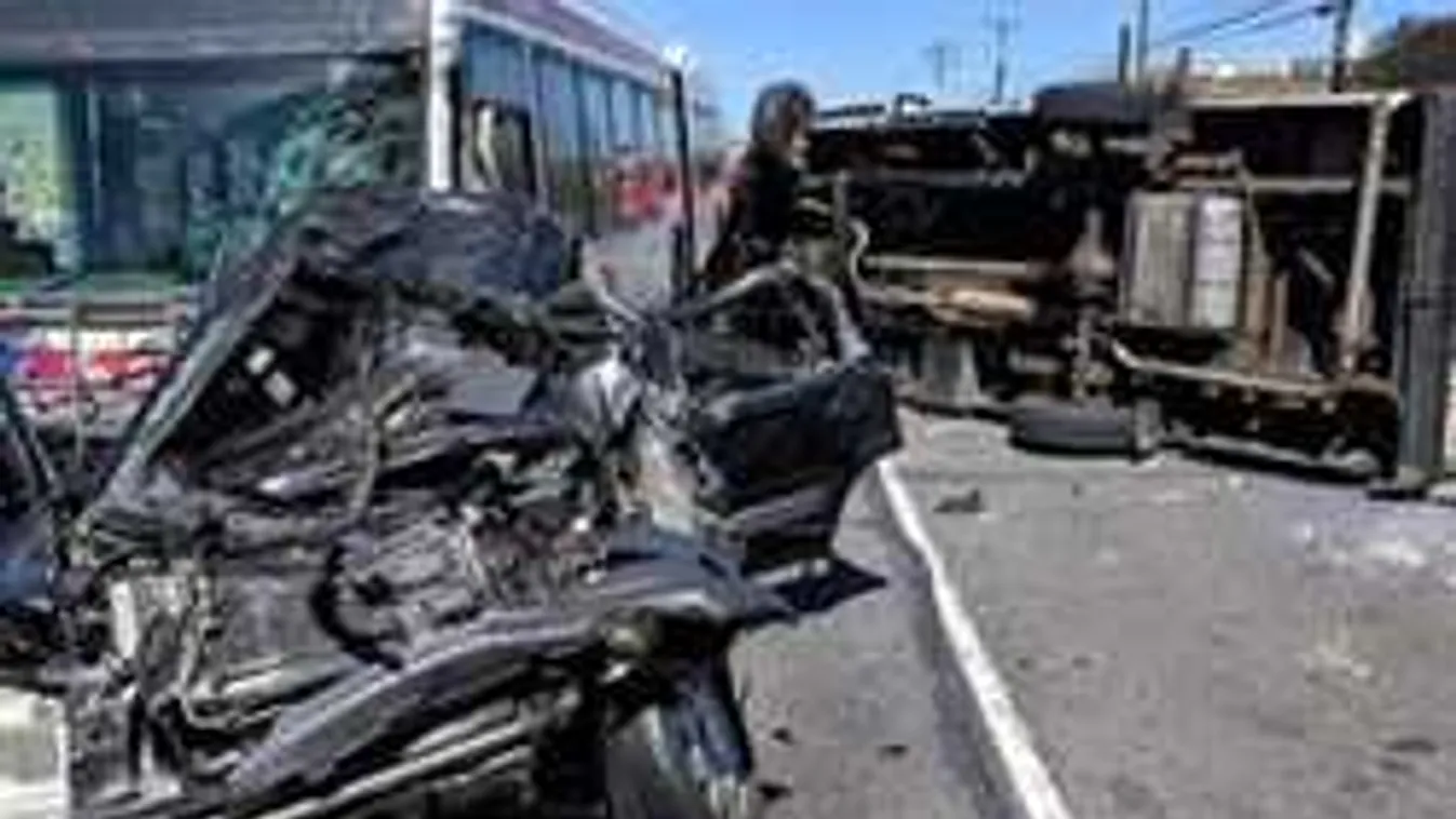 Elképesztő csoda, hogy túlélte a férfi ezt a horrorbalesetet! - videó