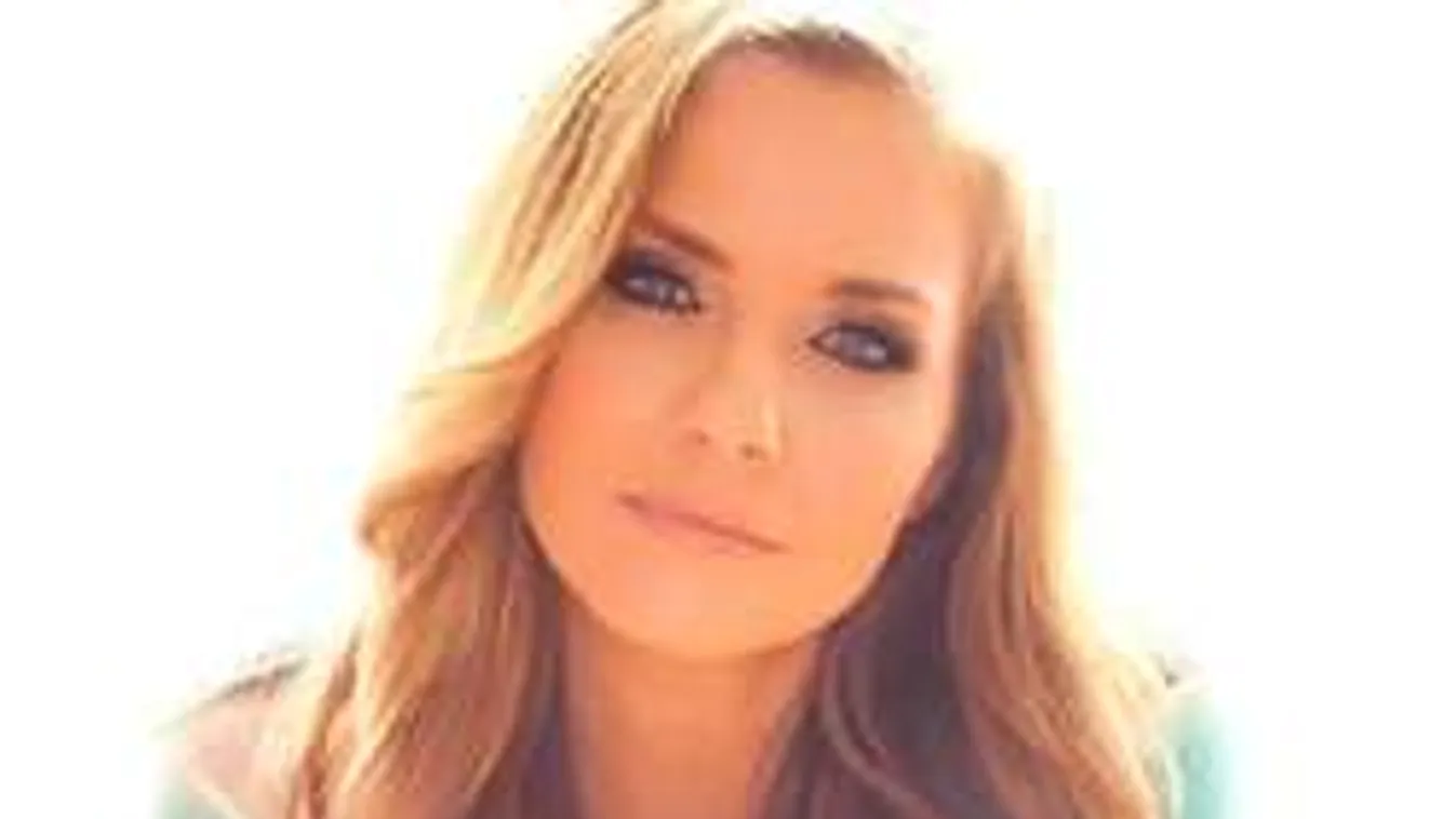 Így kényeztette magát a hatalmas mellű Bálint Antónia!