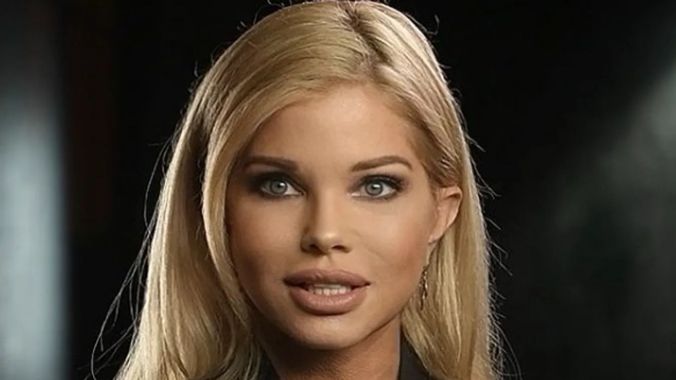 Ez a babaarcú bombázó már 53 éves!