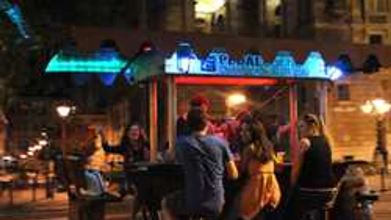 Úgy néz ki, Tom Hanks hamarosan a budapesti bulinegyedet forgatja fel