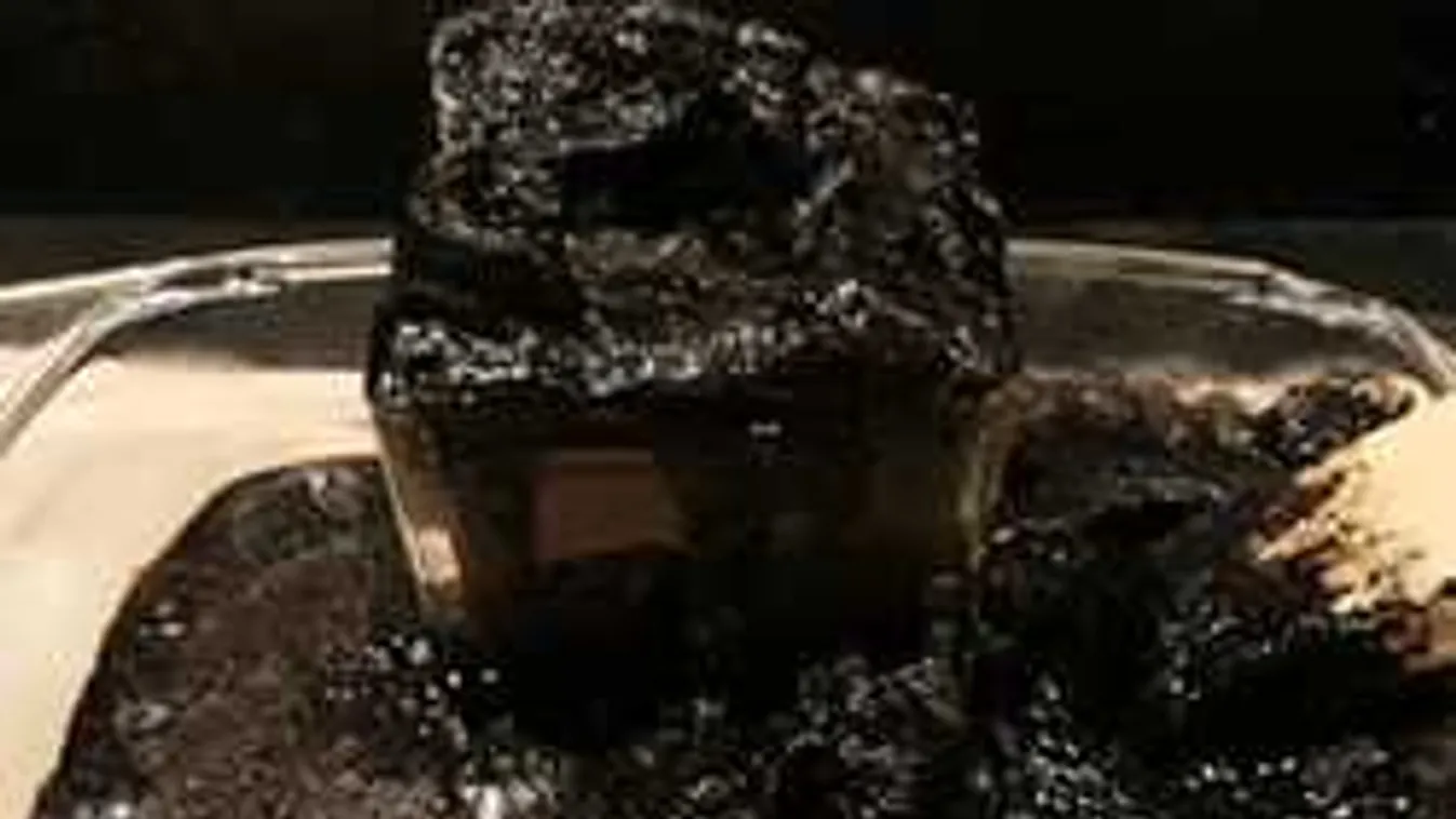 Ez történik a gyomrunkkal, ha megiszunk egy doboz kólát! - Videó