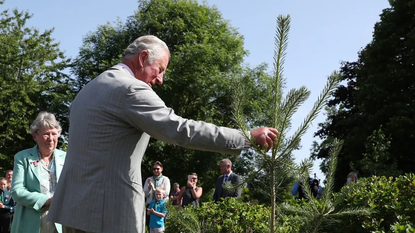 Royal visit to Castlebank Park and Horticultural Centre