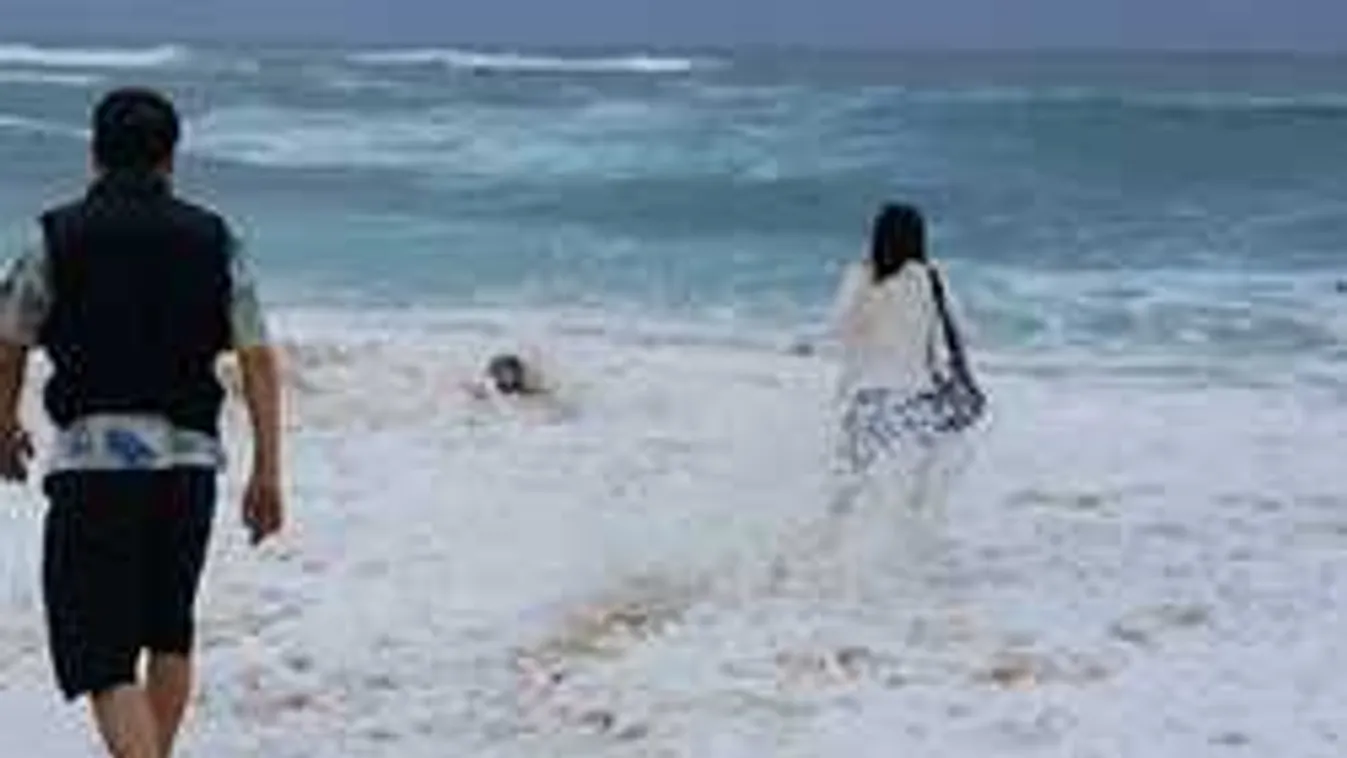 Sokkoló videó, hajszálon múlt a kisfiú élete