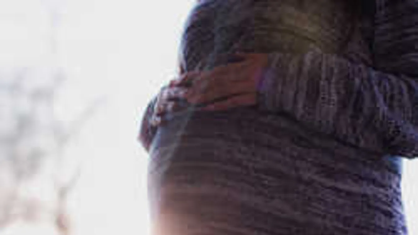 Béranya szült kislányt két meleg magyar férfinak: súlyos milliókat fizettek