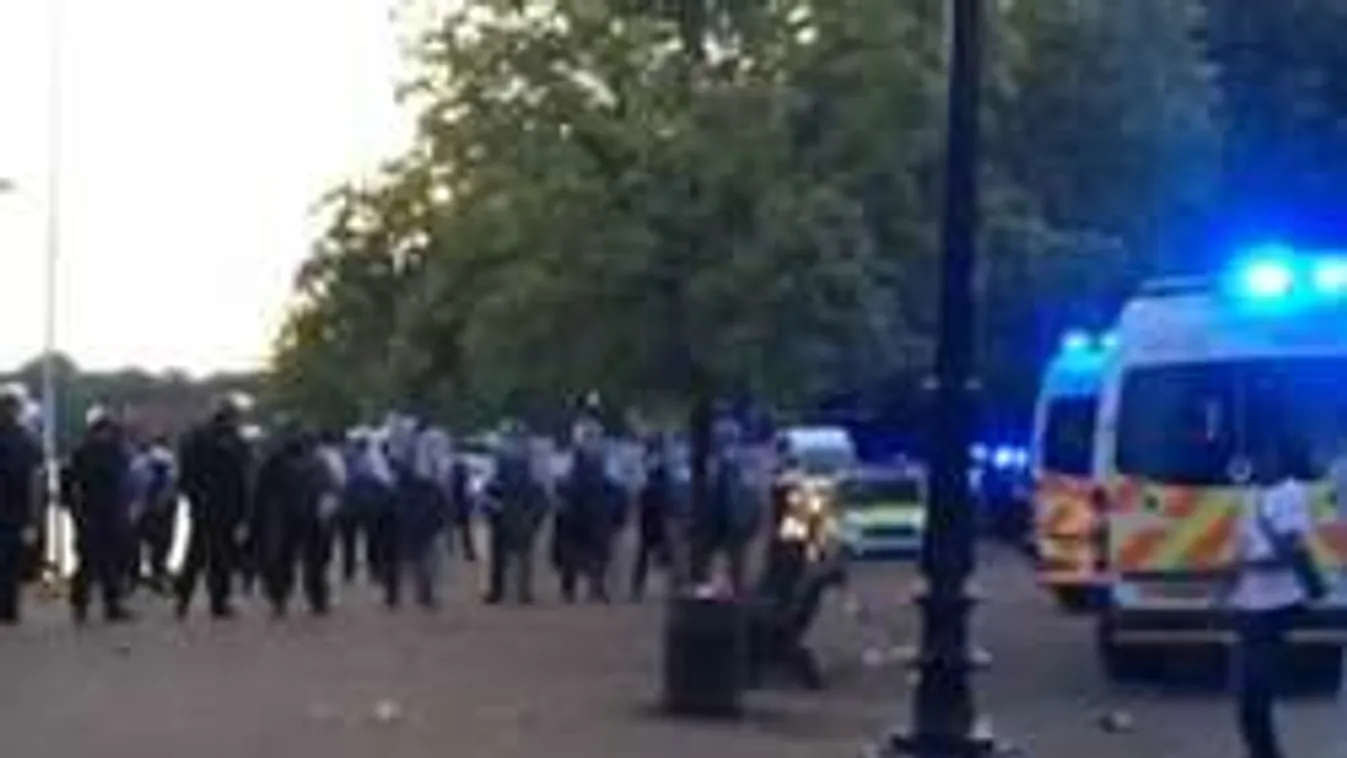 Sokkoló! Rendőrt késeltek London legnépszerűbb parkjában!