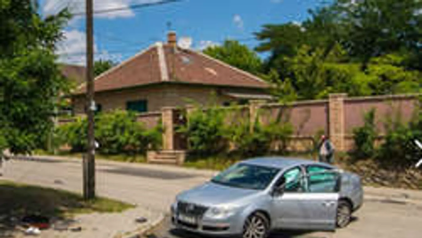 Az ő autójába rohant bele Rékasi Károly. Vakon előzött