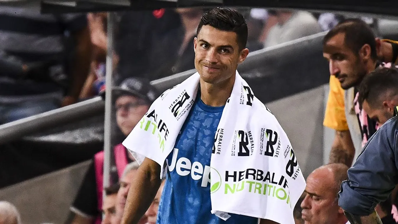 Ronaldo sík hülyét csinált magából a pénzért