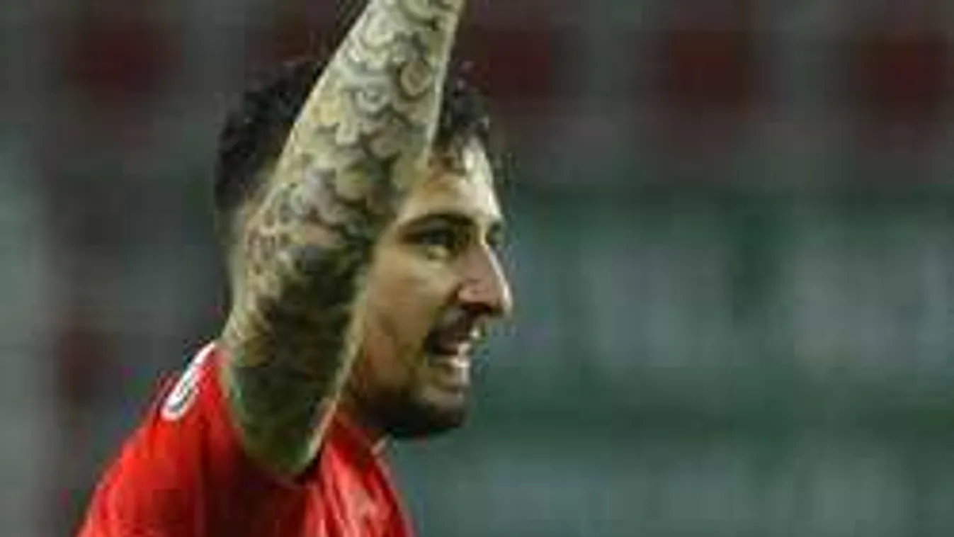 Nem tud minden nőt beindítani a magyar focista