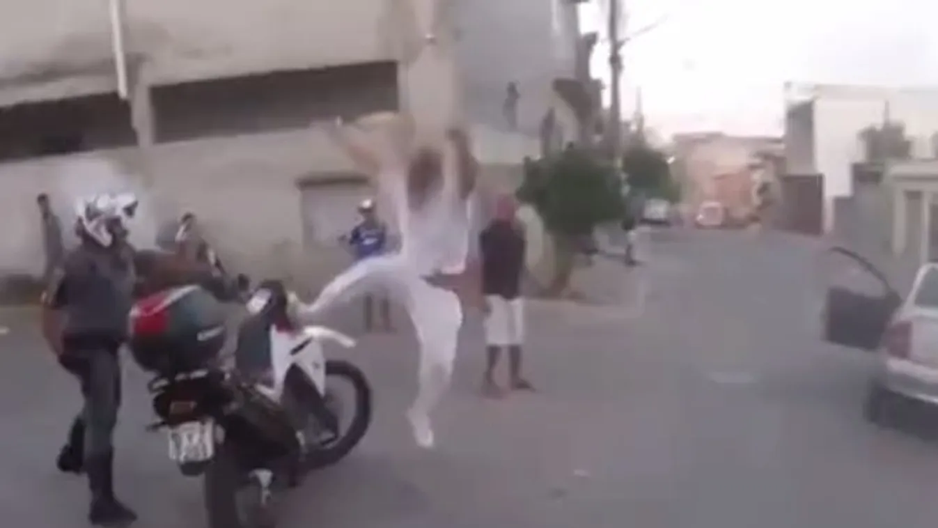 Karaterúgással támadt a férfi a rendőrre, rendesen pórul járt! – videó