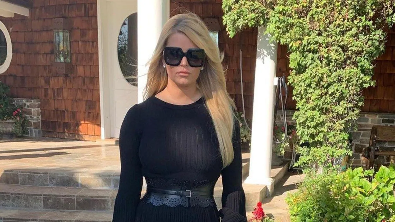 Daily Instagram Posts