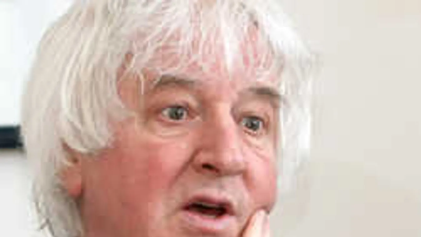 Hihetetlen fotó, hasonmása kísérte Tahi Tóth László koporsóját