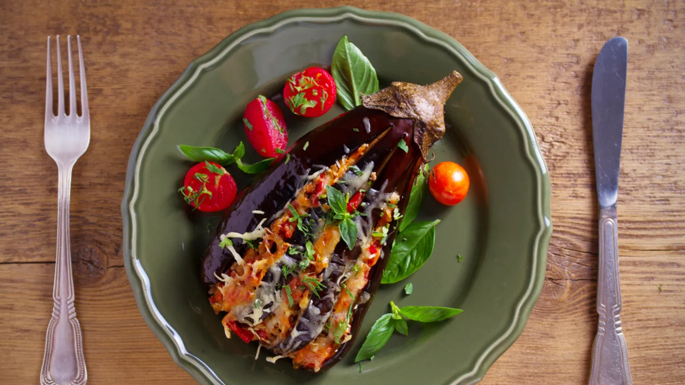 Baked,Eggplant,,Stuffed,With,Meat,,Tomatoes,,Paprika,,Onion,And,Cheese.