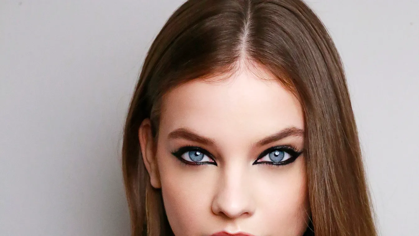 Leesett az állunk: extrémen kivágott ruhában hódít Palvin Barbi – fotó