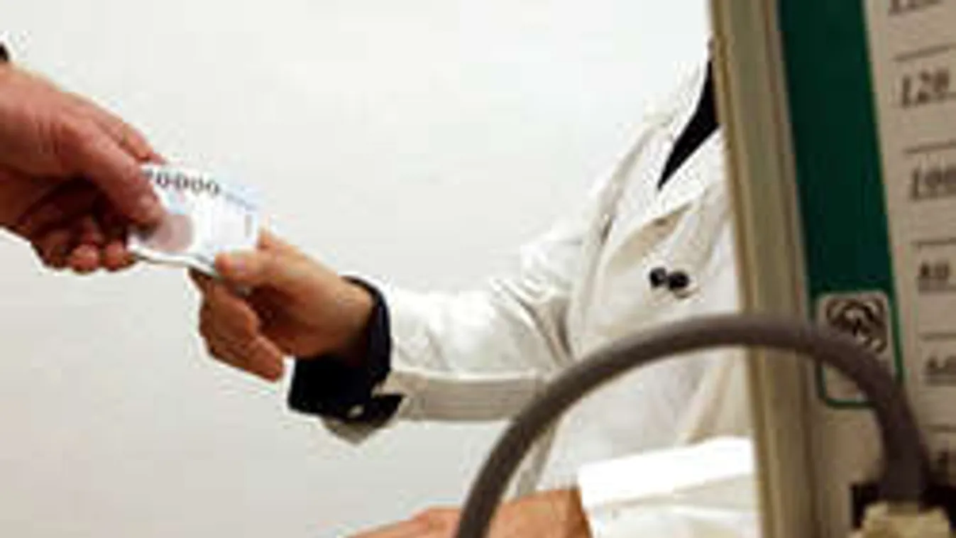 Ez botrány! Vegyen fel hitelt a hálapénzre - javasolta az orvos