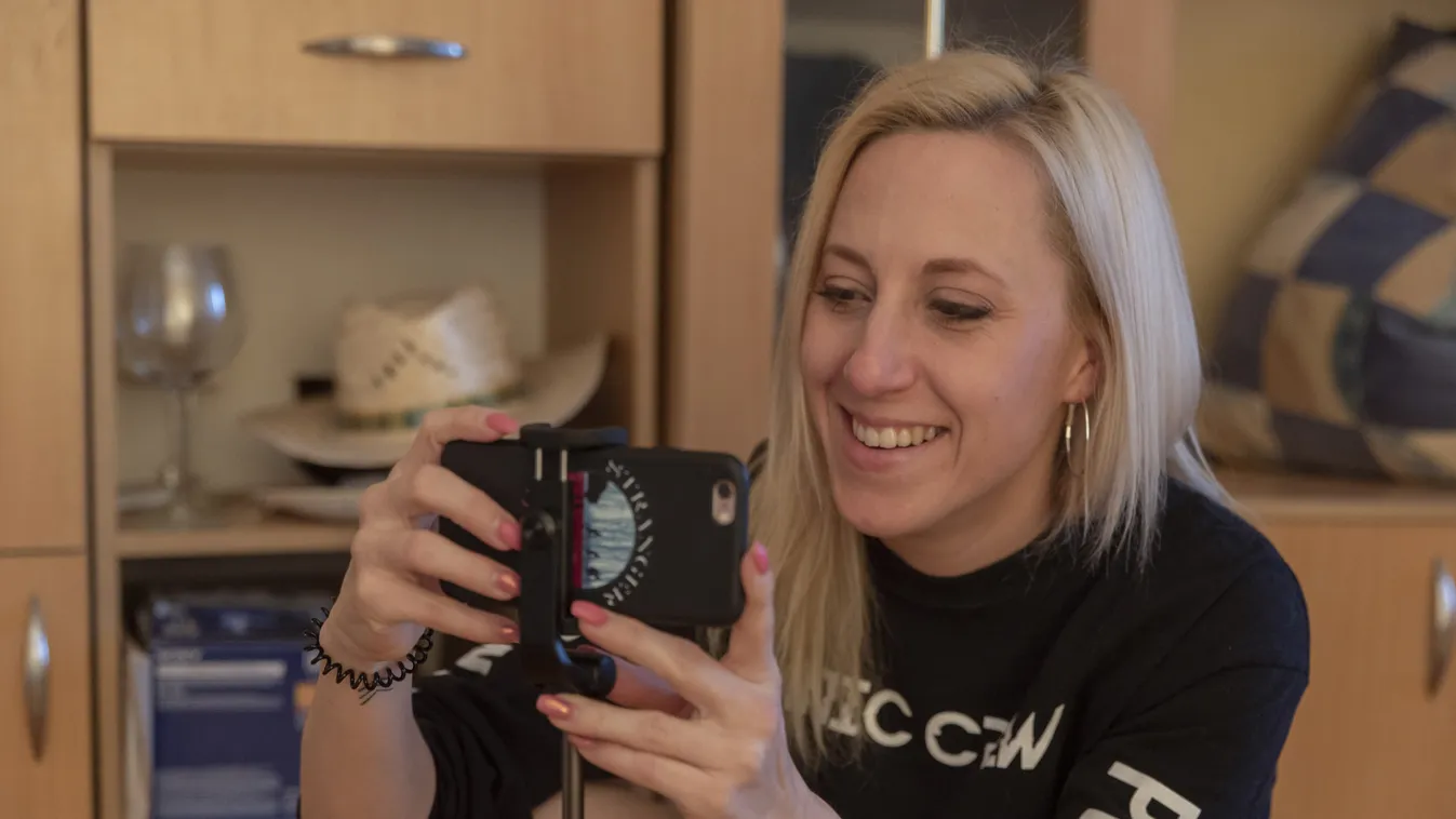 Otthonról tartják a táncórákat – videó