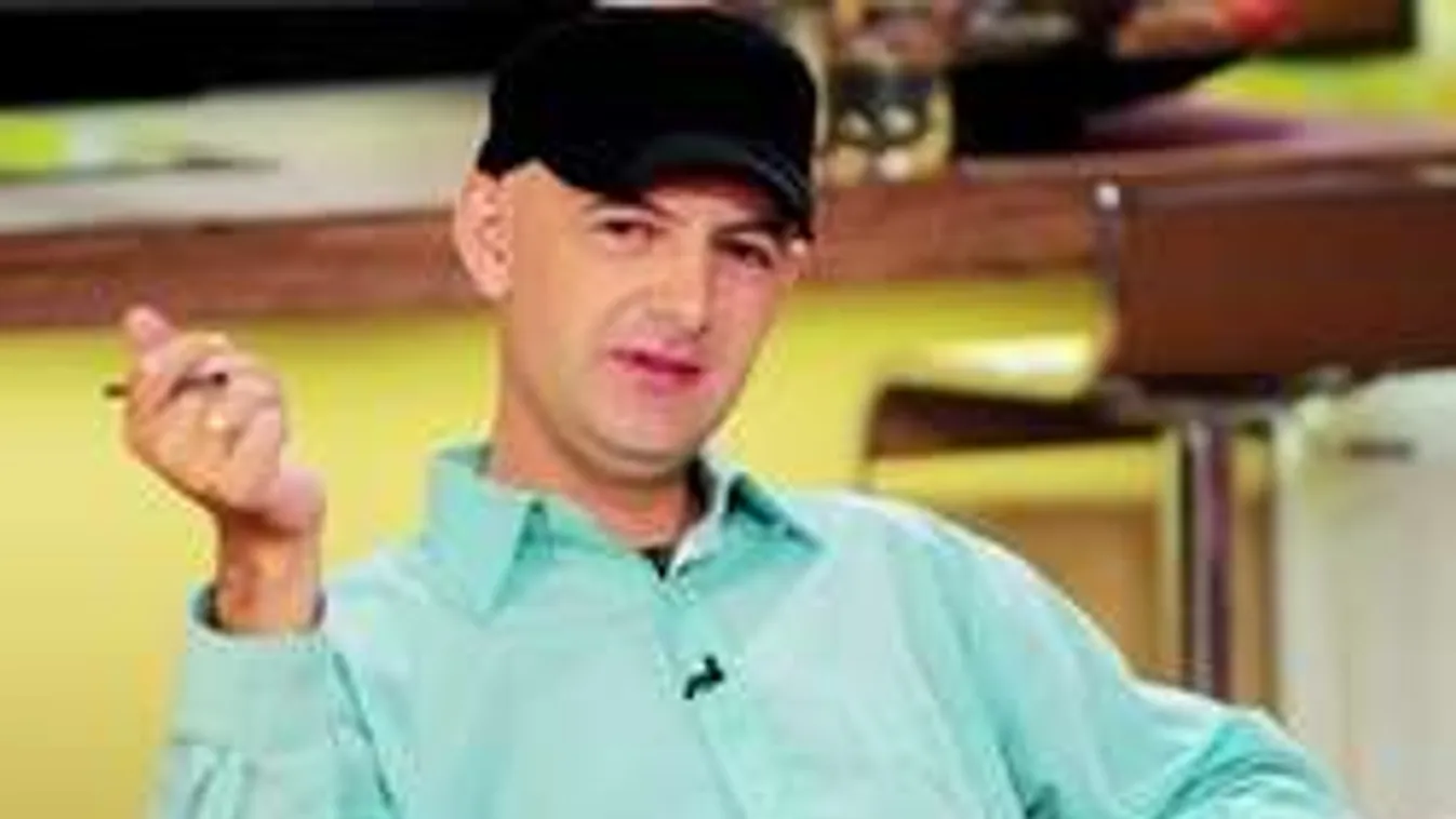 Tvrtko úgy döntött, ismeretleneket ölelget húsvétkor