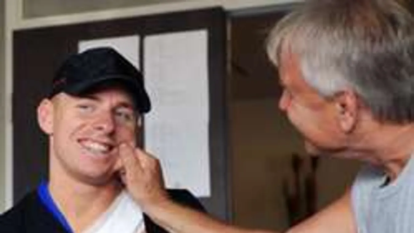 Dzsudzsák megható fotóval búcsúzott a Fradi gyúrójától!