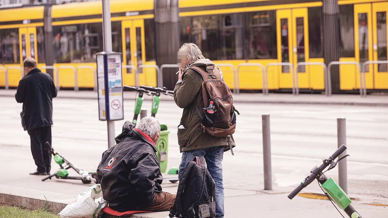 „Kimondottan rémisztő„ – életveszélyes módszerrel bünteti a járókelőket a budai hajléktalan