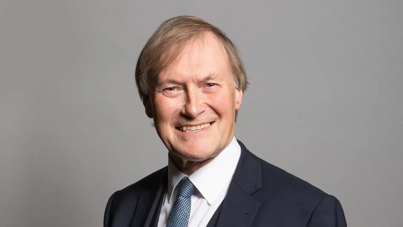 Belehalt sérüléseibe Sir David Amess, a kormányzó brit Konzervatív Párt alsóházi képviselője
