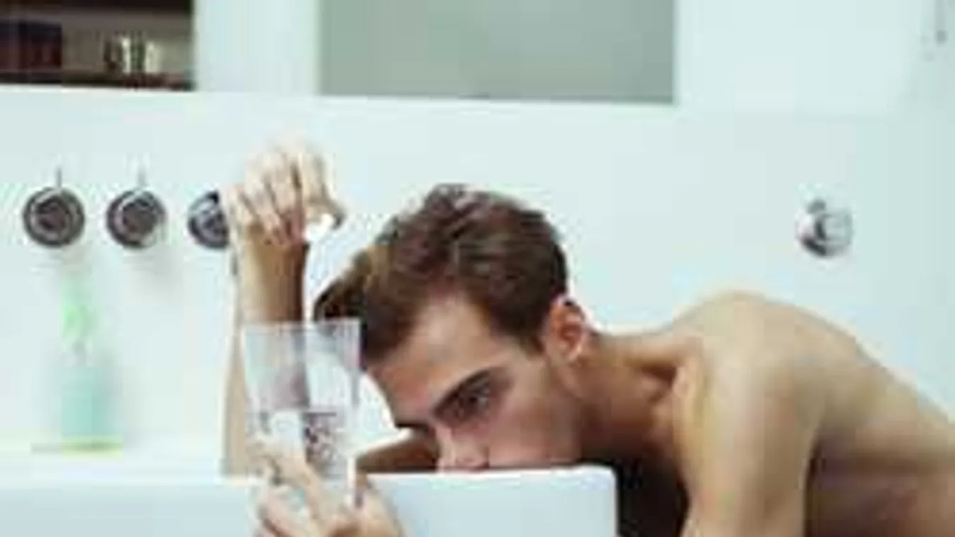 Így segít a pokoli másnaposságon a mobiltelefon