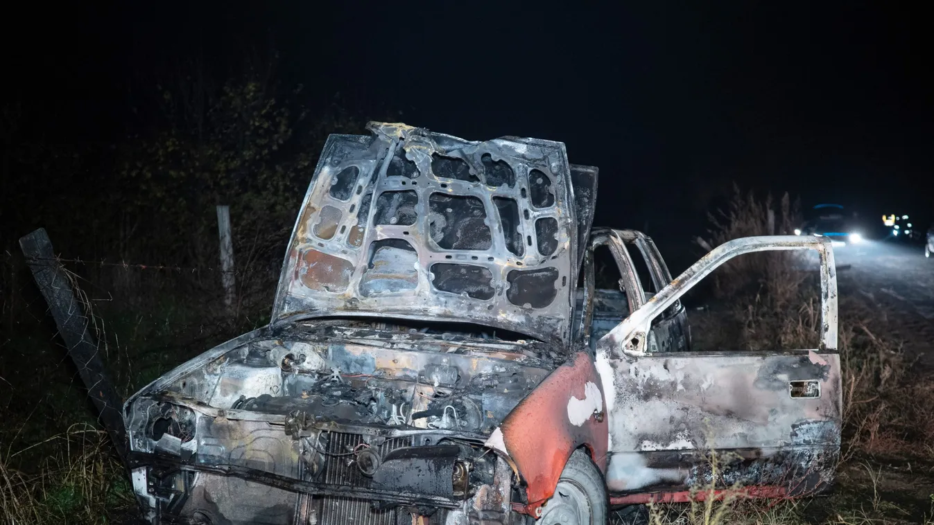 Sokkoló fotó, ebben az autóban égett halálra Kecelnél a sofőr