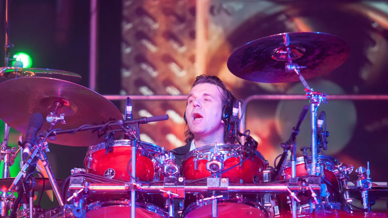 Pataky Attila nem kímélte az EDDA dobosát, miután az besörözve rommá törte az autóját