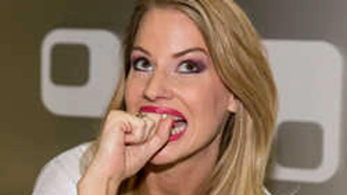 Durván alányúltak Mádai Viviennek a forgatáson - fotóval!