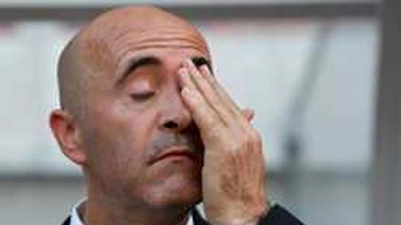 Hihetetlen döntés, egy fordulóval a vége előtt rúgták ki az edzőt