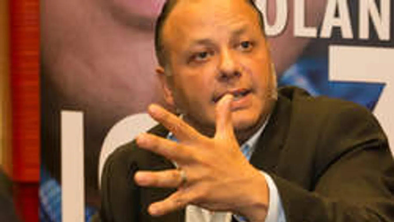 Damu föladta! Mégsem kér perújrafelvételt...