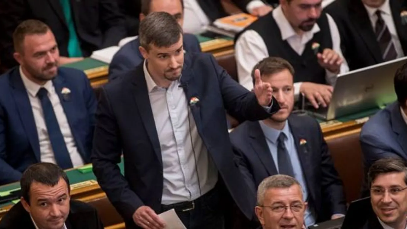 Szívlapáttal merték ki a pénzt a Jobbik-frakcióból
