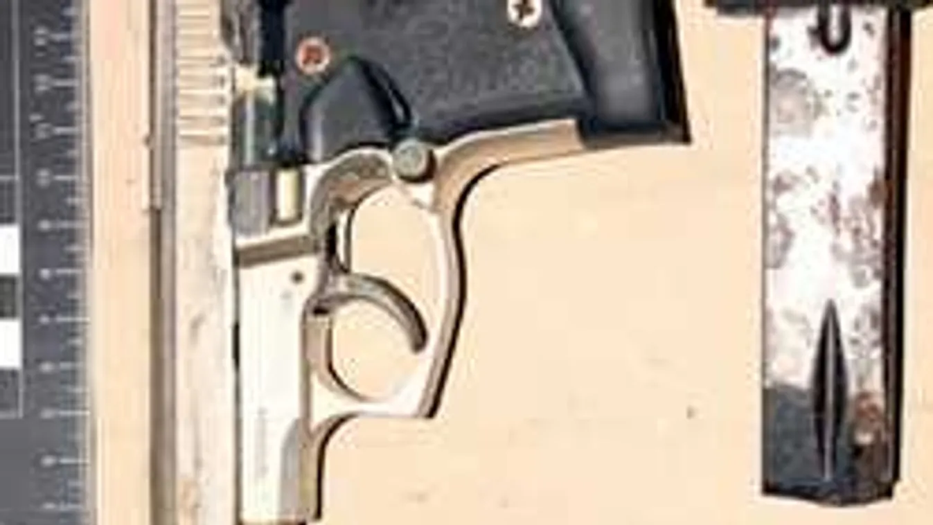 Így rabolták ki a pécsi dohányboltot-videóval