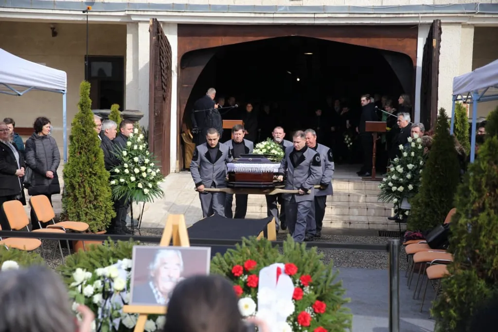 88993597_2739452982837606_3957573090635939840_n