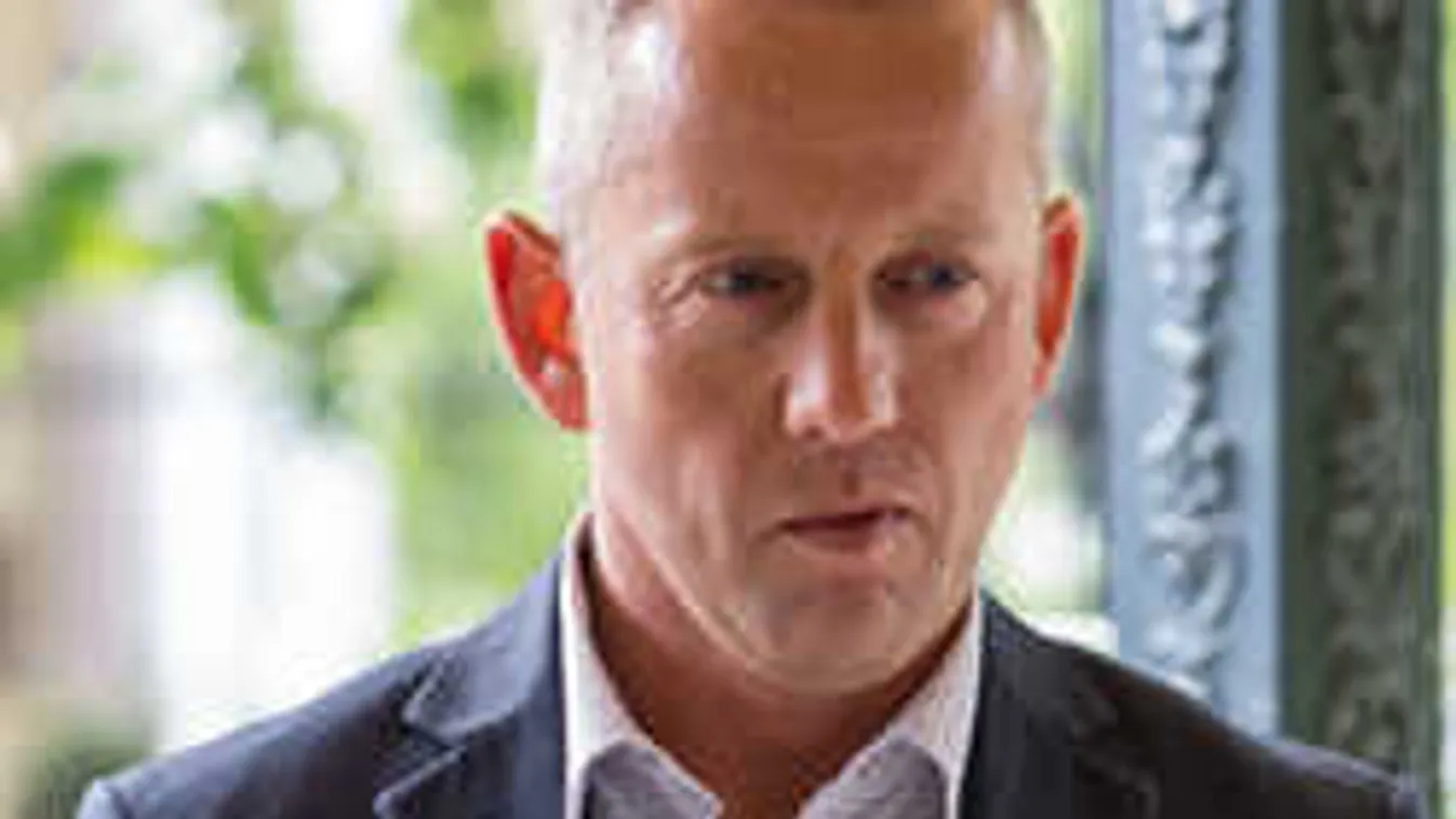 Schobert Norbi: Nem vagyok bukott rendőr