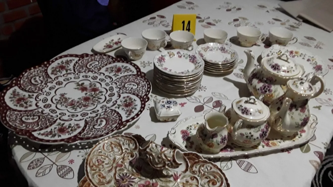 Porcelán étkészletre is futotta a falu pénzéből