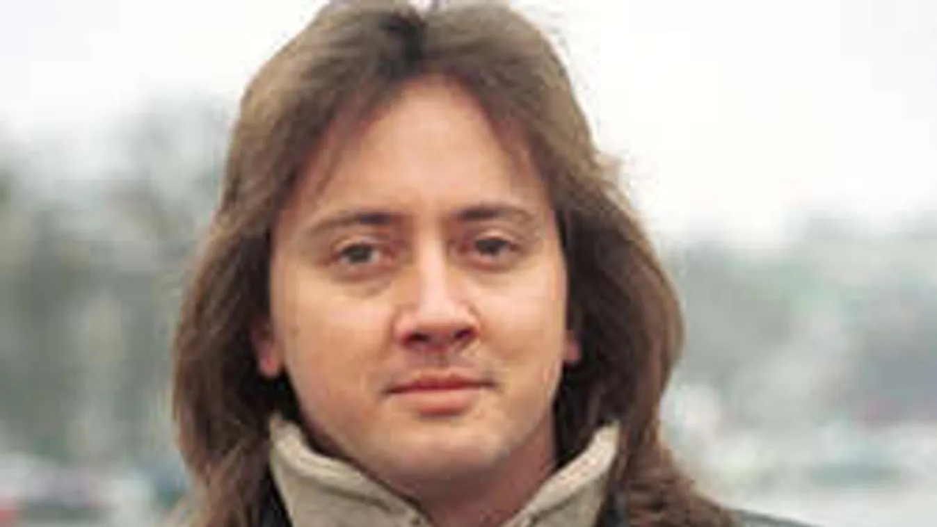 Szerelemre vágyik a balesete óta nyomorgó magyar zenész!