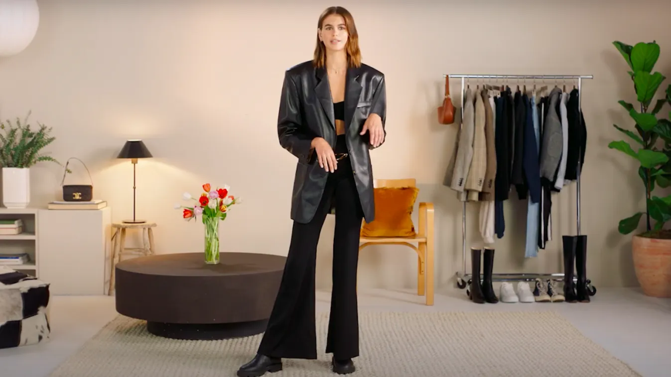 Kaia Gerber Nanushka-ruhában pózol a Vogue videójában