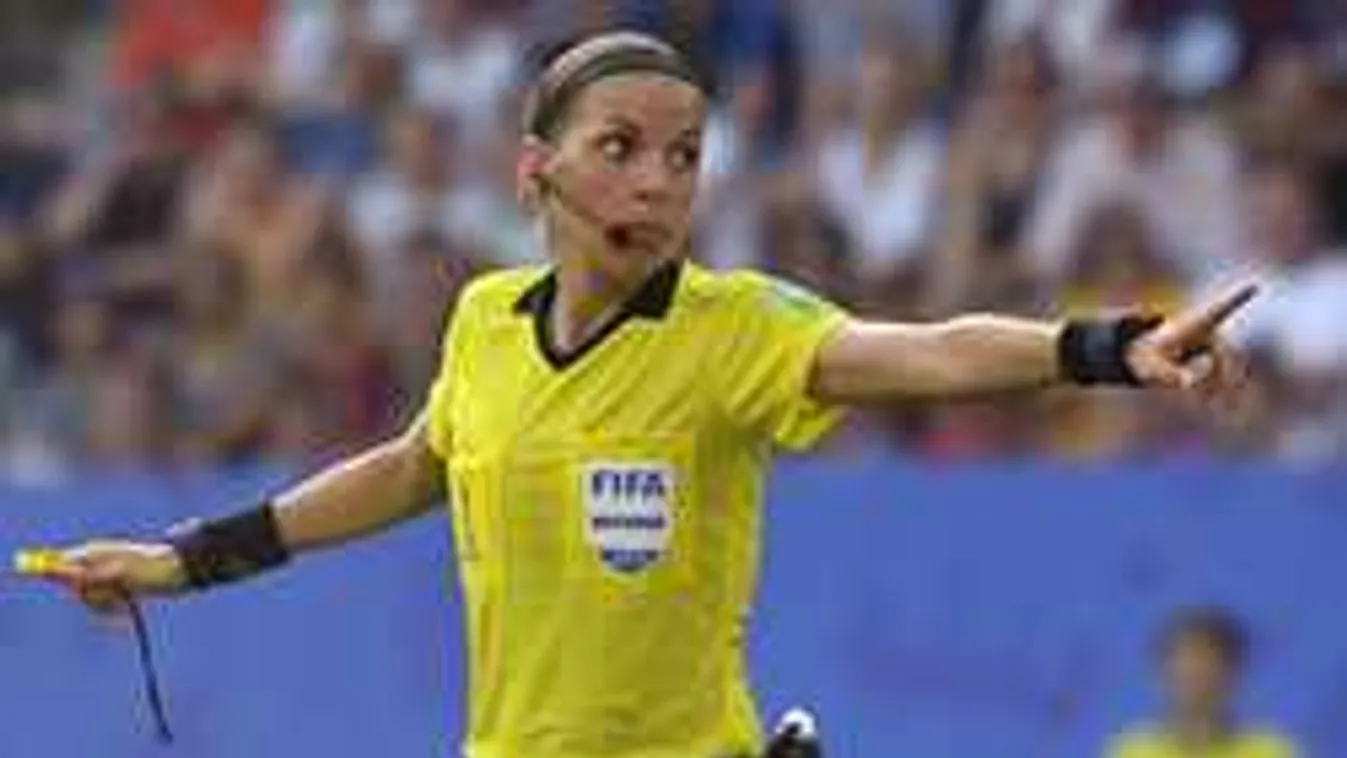 Döntött az UEFA, először lesz ilyen a labdarúgás történetében