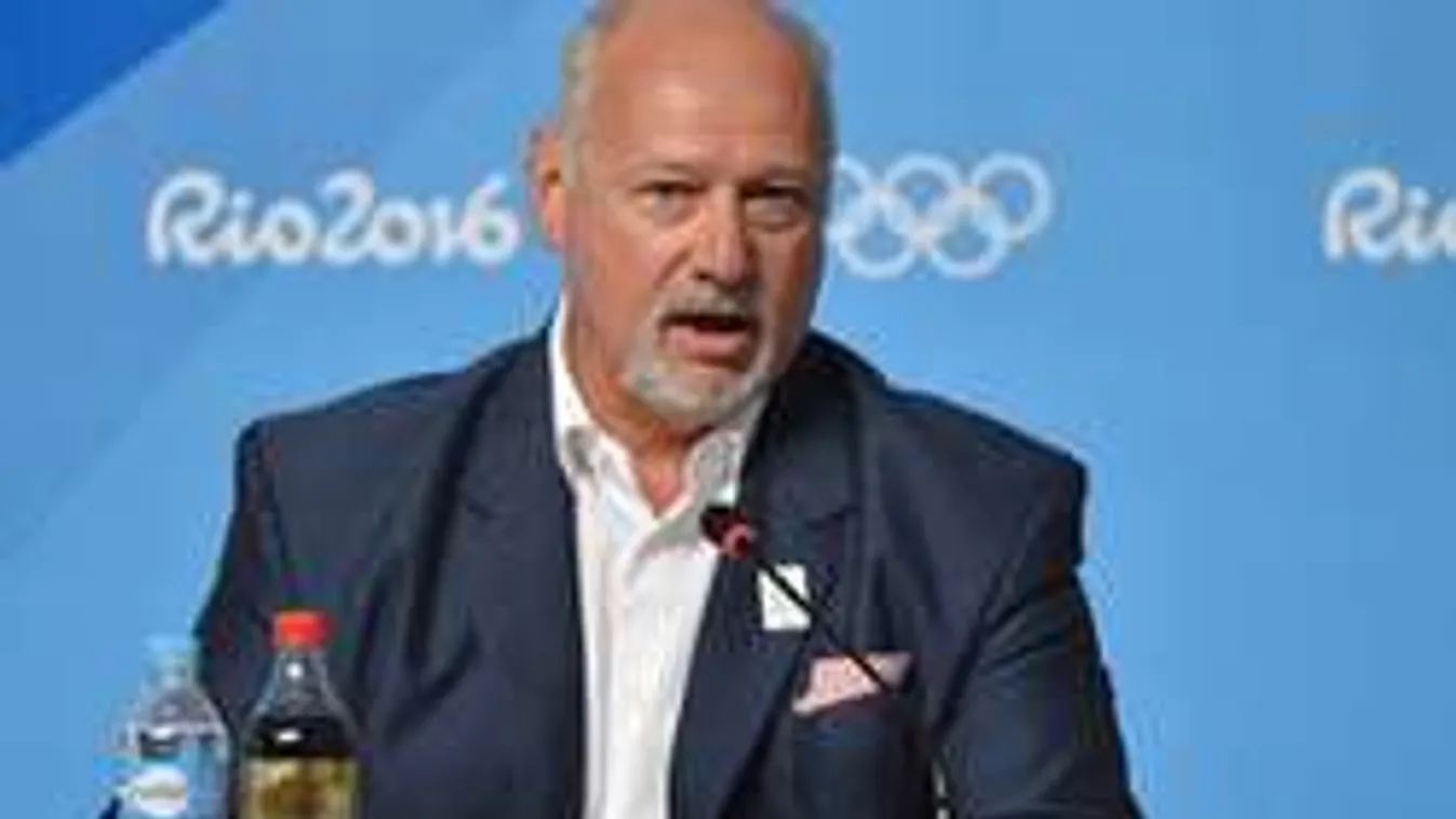 Hivatalos: elindul az úszóelnöki posztért a kormánybiztos