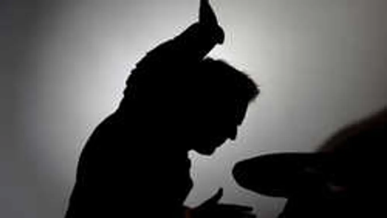 Döbbenet: Felakasztotta majd összeverte kisfiát a kegyetlen apa