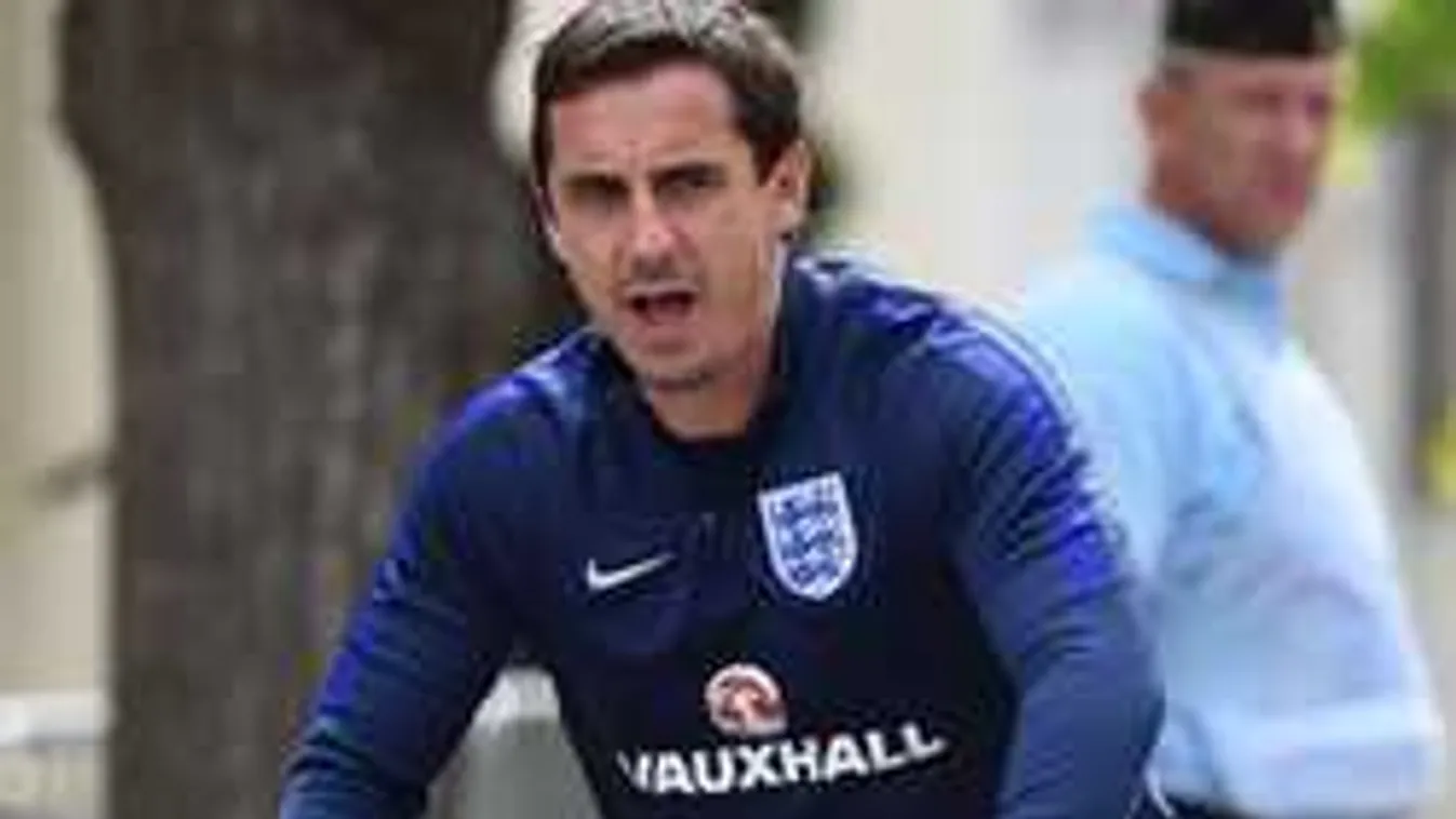 Teljesült a döbbenetes jóslat, magyarázkodik a sztáredző