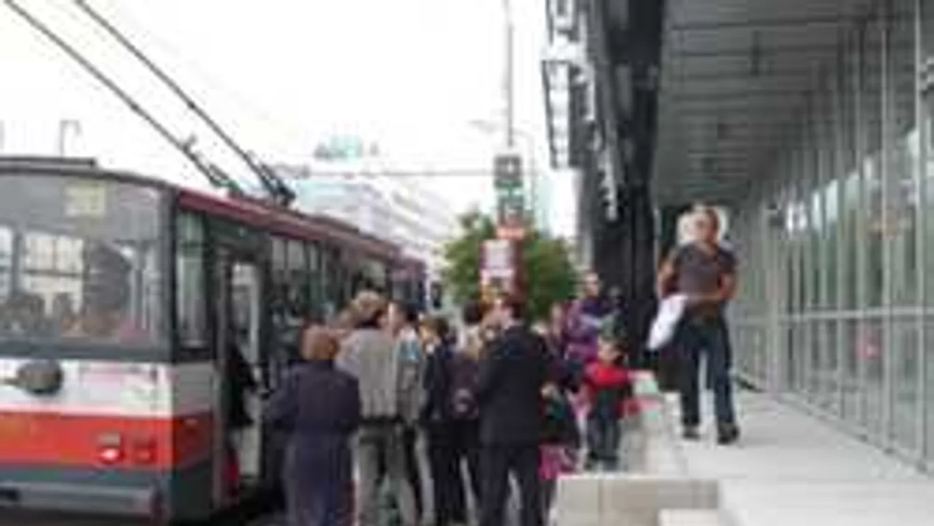 Gusztustalan dolgot művelt a trolibuszon, lecsaptak rá a rendőrök